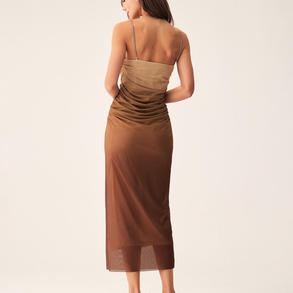 Elegant Ombre Brown Maxi Dress - Picture 3 of 3